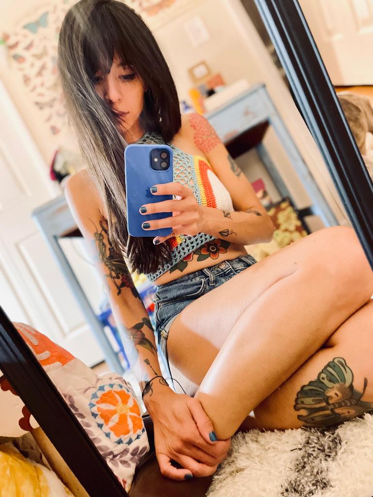 Valentina sexy e tatuata